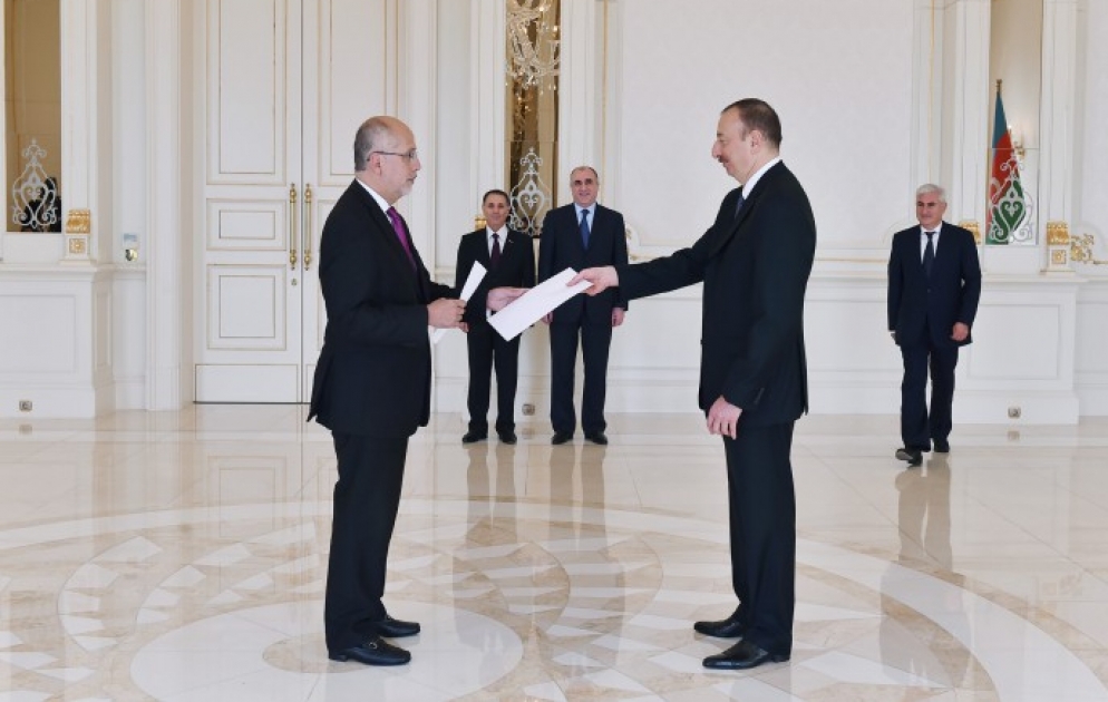 Präsident von Aserbaidschan Ilham Aliyev hat den neuen Botschafter von Mexiko zur Entgegennahme des Beglaubigungsschreibens empfangen