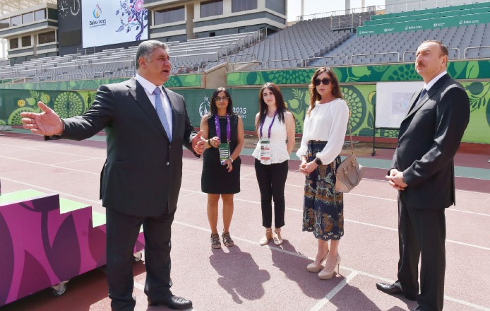 Präsident Ilham Aliyev hat das Tofiq Bahramov-Stadion besucht