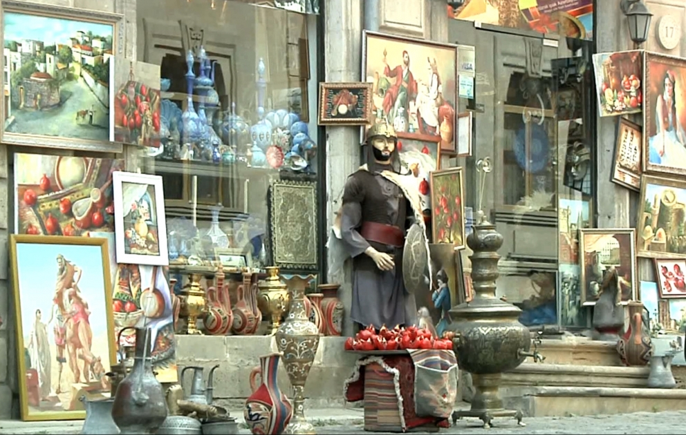 Bakı-2015: turistlər üçün qeyri-adi hədiyyələr