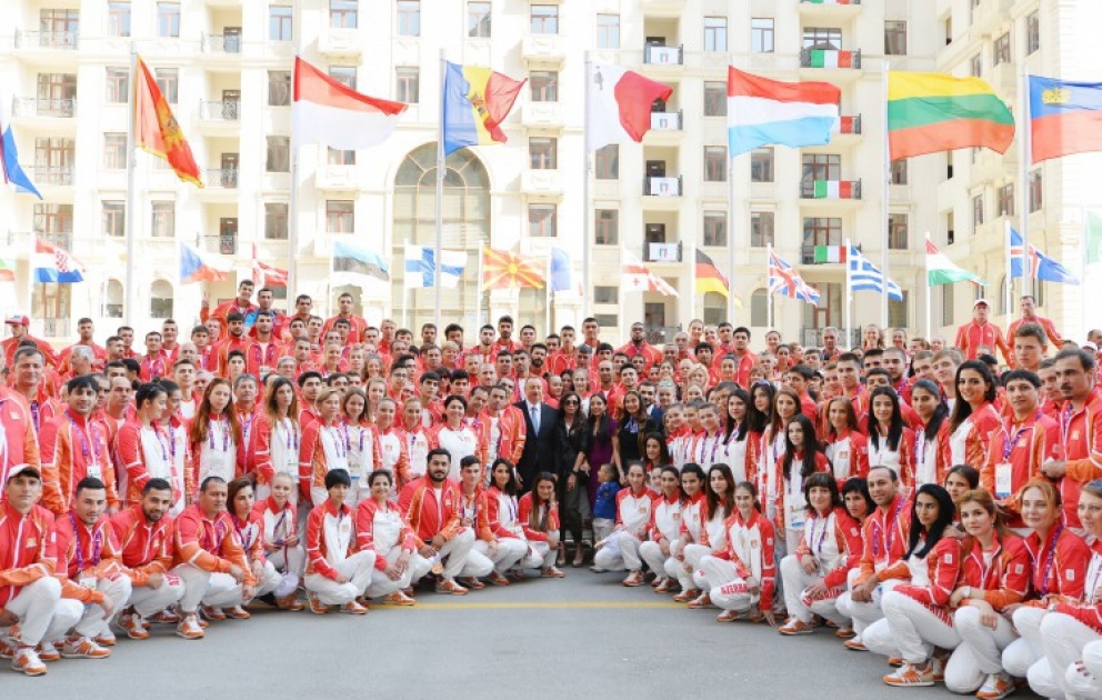 Le président Ilham Aliyev rencontré les athlètes représentant l’Azerbaïdjan aux premiers Jeux Européens