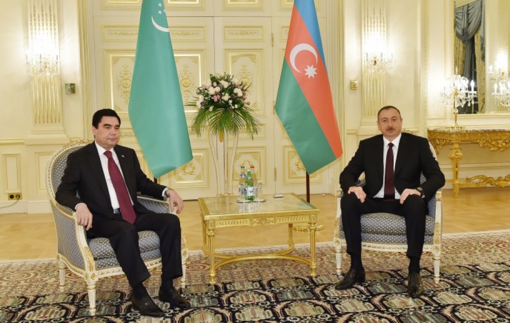 Rencontre du président azerbaïdjanais Ilham Aliyev avec son homologue turkmène Gourbangouly Berdymoukhamedov