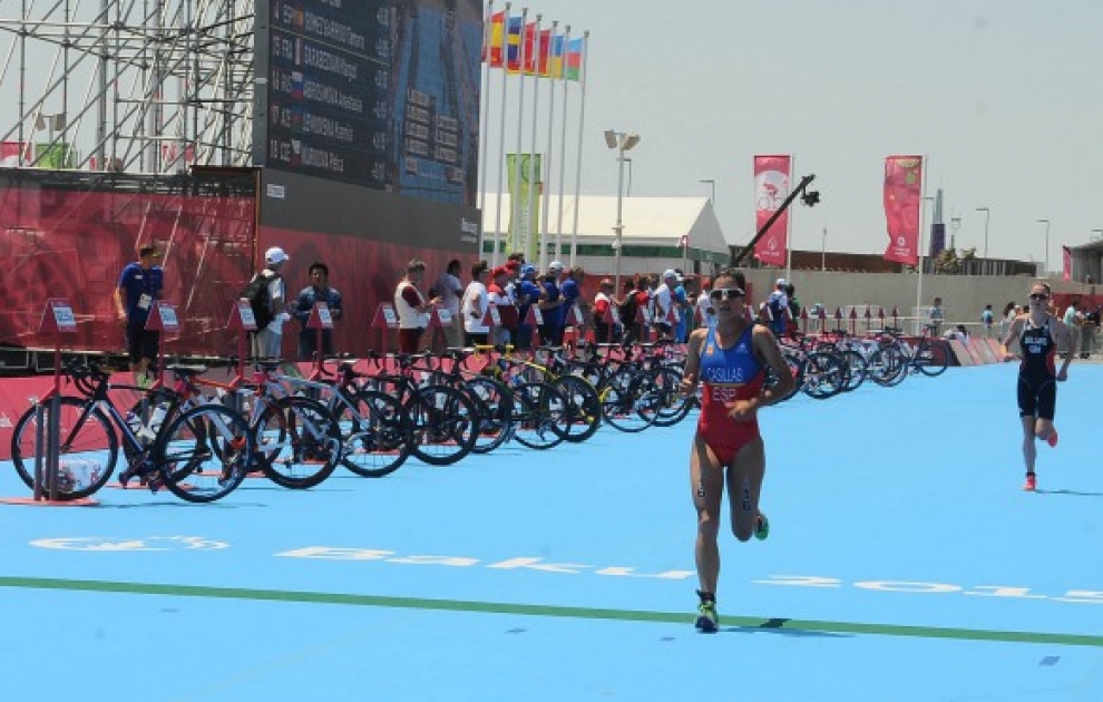 Qadınlar arasında triatlon yarışının qızıl medalını isveçrəli Nikola Spiriq qazandı