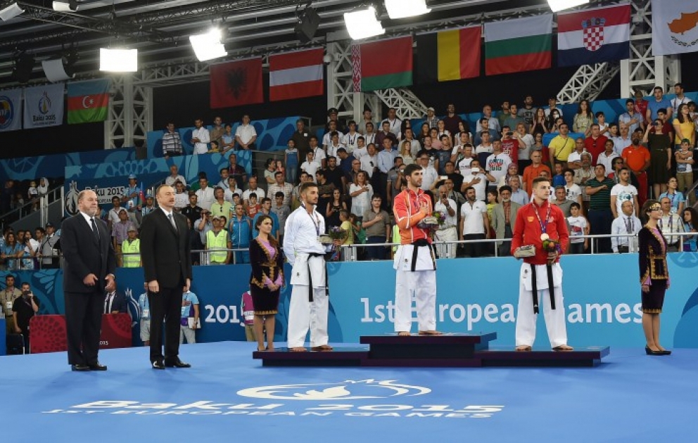 Золотую медаль чемпиону первых Европейских игр Фирдовси Фарзалиеву вручил Президент Азербайджана Ильхам Алиев