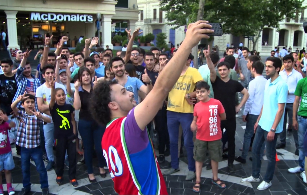 Şəhər sakinləri boks və voleybol yarışlarında iştirak ediblər