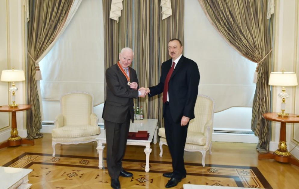 Azərbaycan Prezidenti İlham Əliyev Avropa Olimpiya Komitəsinin prezidenti Patrik Hikkiyə “Şərəf” ordeni təqdim edib