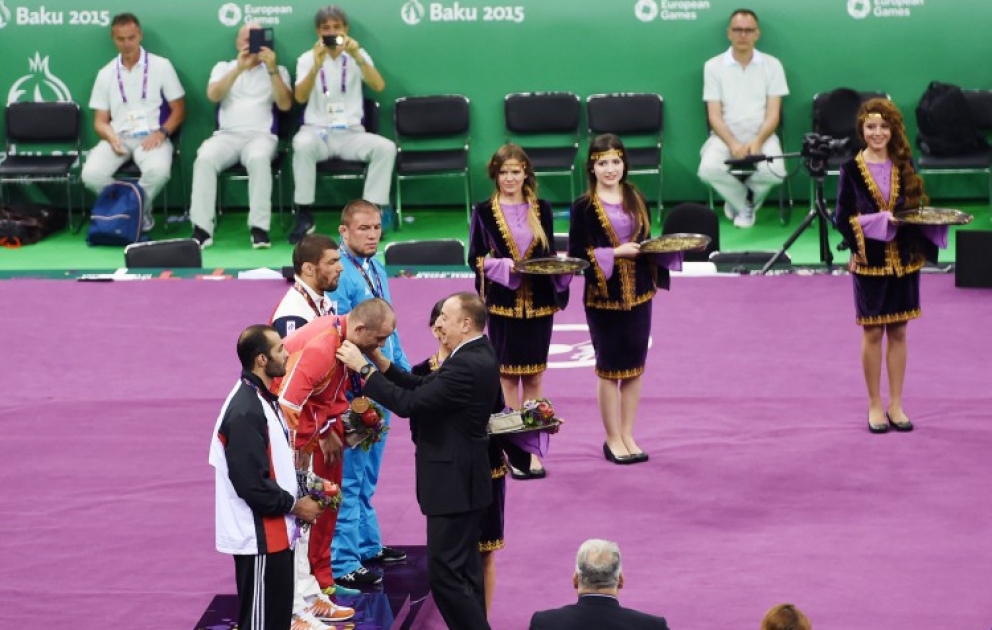 Birinci Avropa Oyunlarında Azərbaycana 10-cu qızıl medalı sərbəst güləşçi Xetaq Qazyumov qazandırdı.  

Qızıl medalı çempiona Prezident İlham Əliyev təqdim etdi