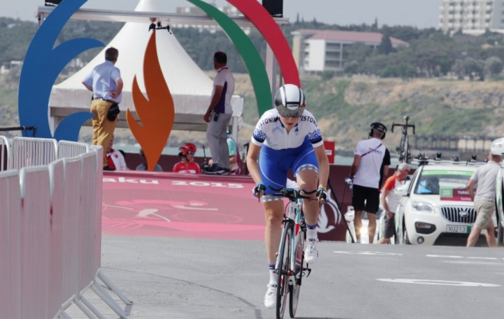 Şose velosipedi idmanında qadınlar arasında fərdi yarışın qalibi Hollandiya idmançısı olub