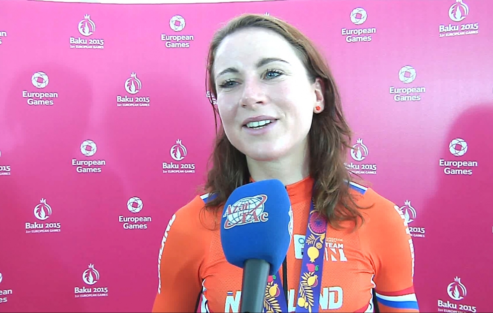 Annemiyek Van Vliten: Bu isti və küləklər şəhərində olmaqdan çox şadam