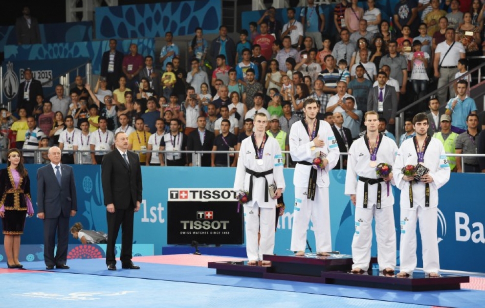 Президент Ильхам Алиев вручил чемпиону первых Европейских игр Радику Исаеву 13-ю золотую медаль, записанную в актив Азербайджана
