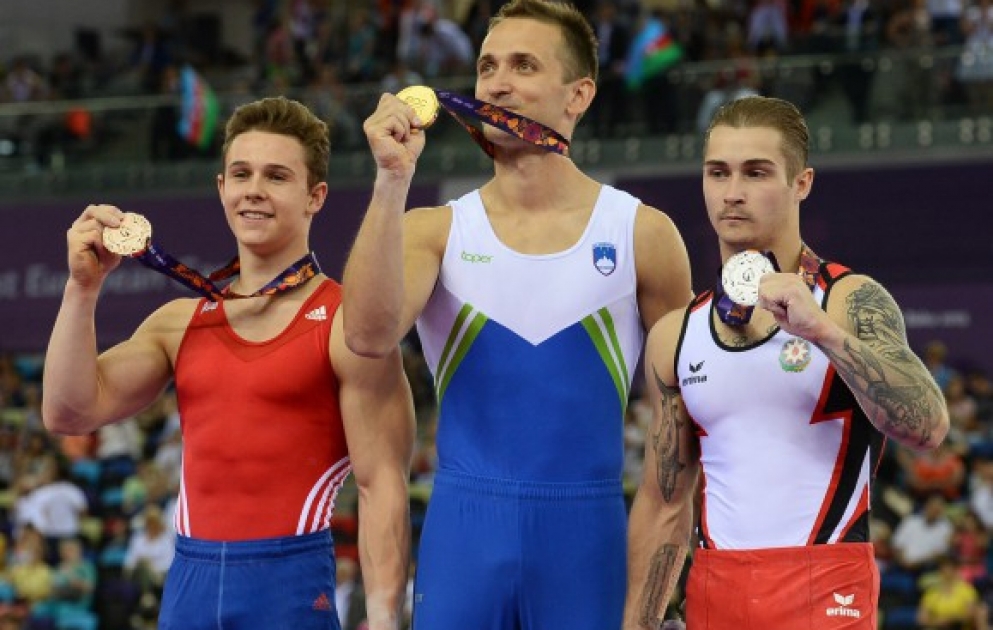 İdman gimnastikasının çoxnövçülük yarışlarında iki hərəkət üzrə qaliblər mükafatlandırılıb