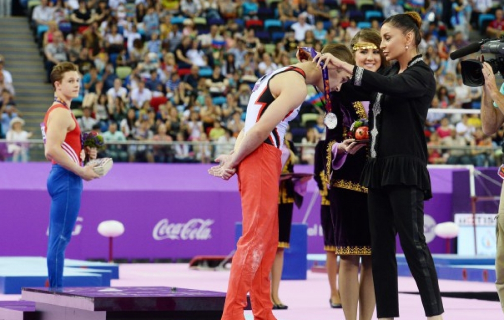 Азербайджанский гимнаст Олег Степко стал чемпионом первых Европейских игр. Медали победителям вручила первая леди, председатель Организационного комитета континентальных игр «Баку-2015», президент Федерации гимнастики Мехрибан Алиева