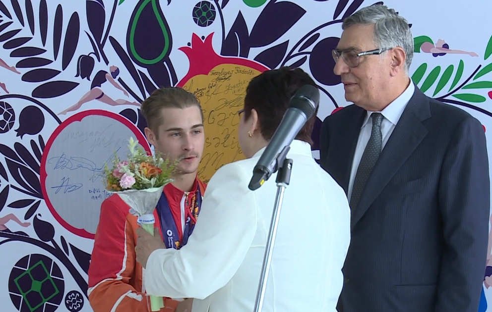 Milli Olimpiya Komitəsində keçirilən “Zəfər günləri”nin növbəti çempion qonağı Oleq Stepko oldu