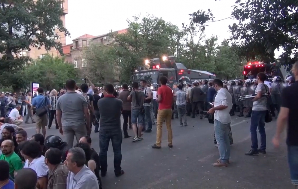 Протесты в Ереване: есть пострадавшие и задержанные граждане