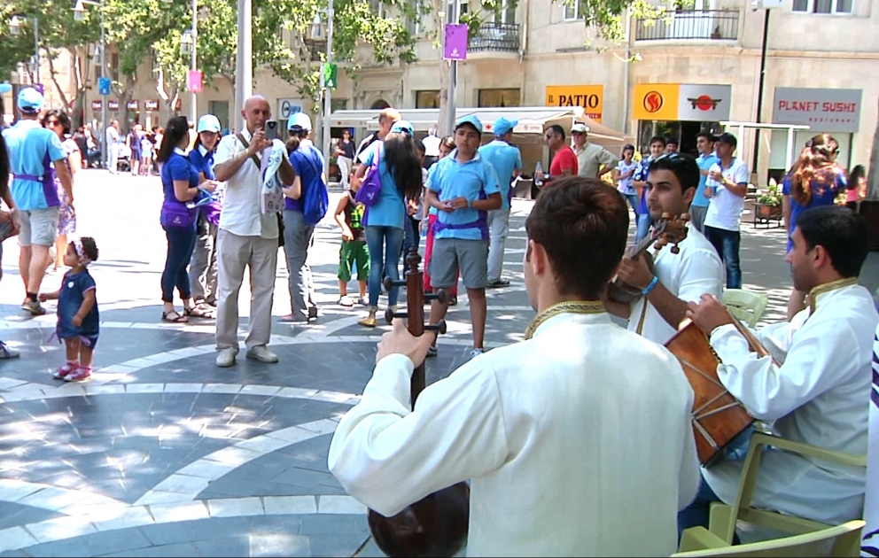 One day of European Games’ volunteers