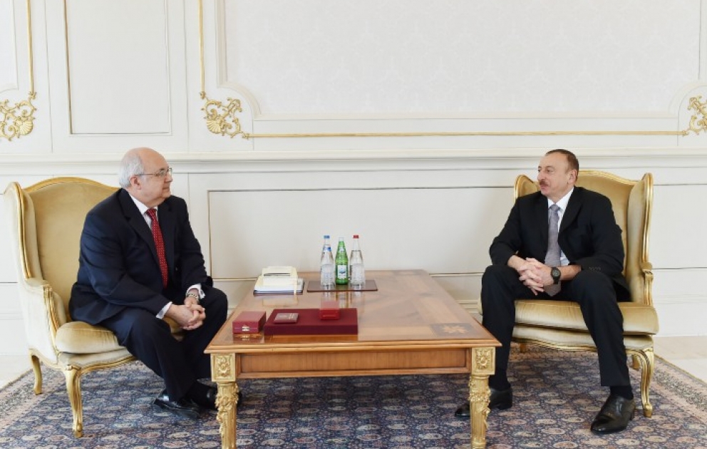Le Président Ilham Aliyev a reçu Ismaïl Serageldin, coprésident du Centre international Nizami Gendjevi