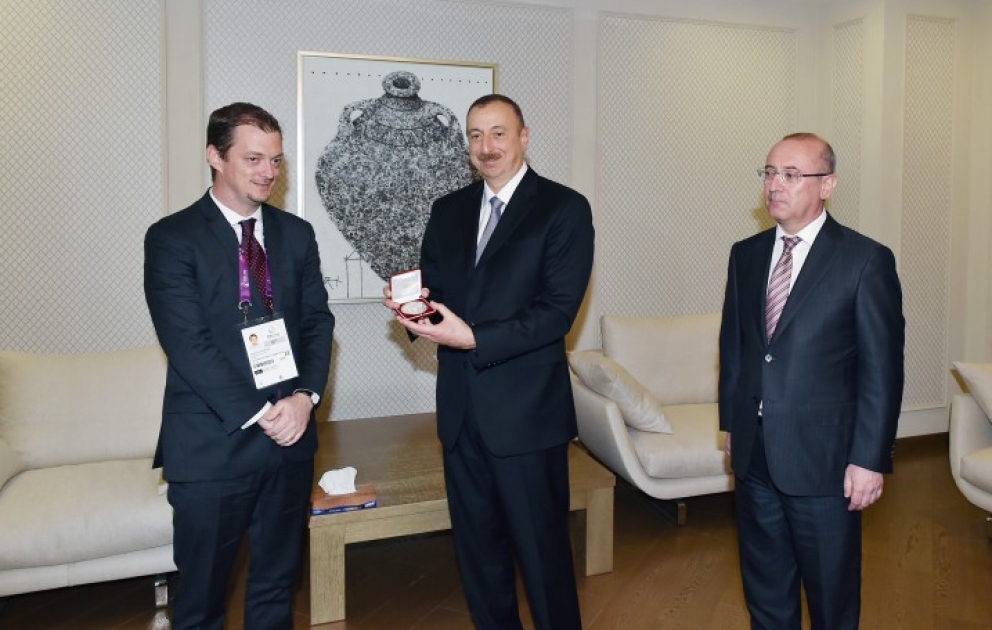 Aserbaidschans Präsident Ilham Aliyev wurde mit hohem Paralympics Preis ausgezeichnet