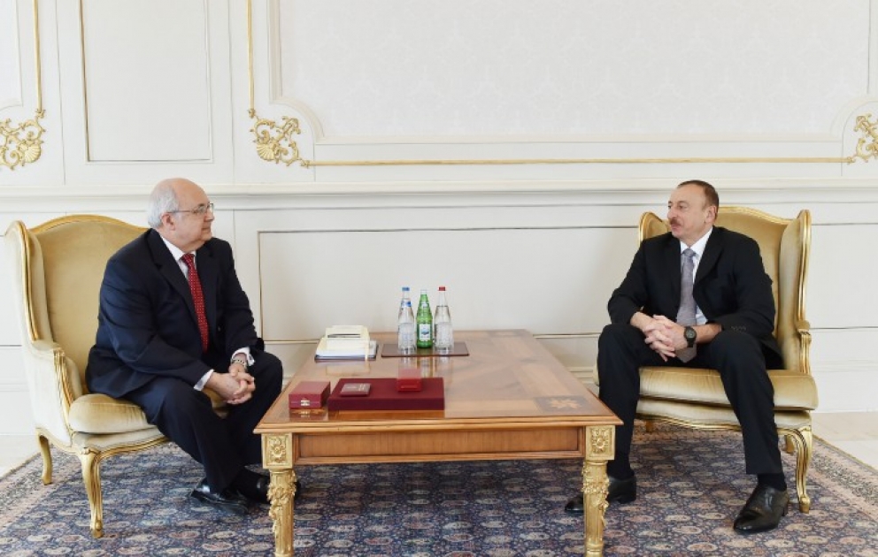 Präsident Ilham Aliyev hat den Co-Vorsitzenden des Internationalen Nizami Ganjavi Zentrums Ismail Serageldin empfangen