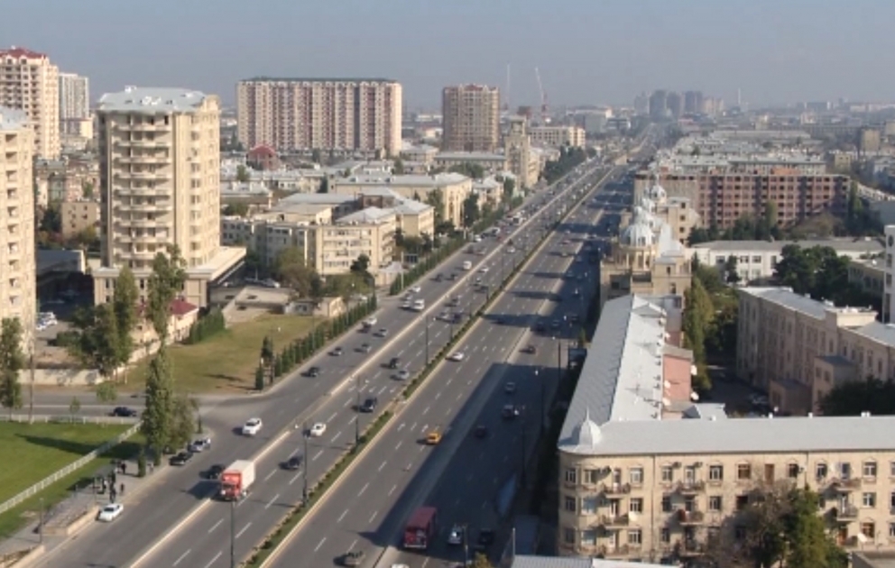 Ограничивается движение транспорта в центре Баку