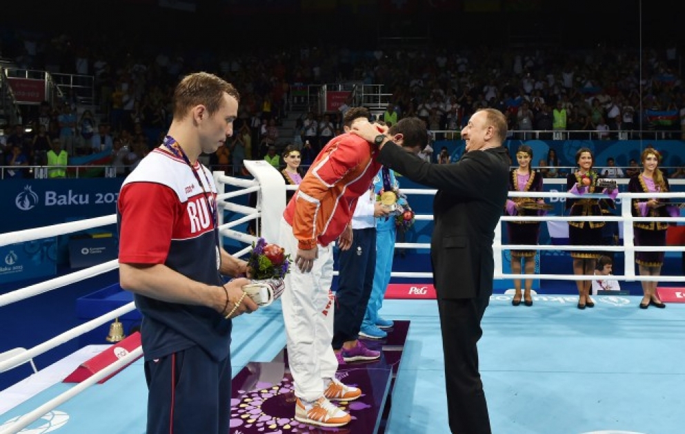 President Ilham Aliyev presented medals to the winning boxers at the First European Games