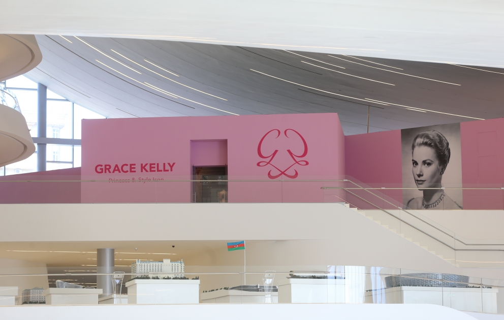 “Grace Kelly” exhibition continues at Heydar Aliyev Center