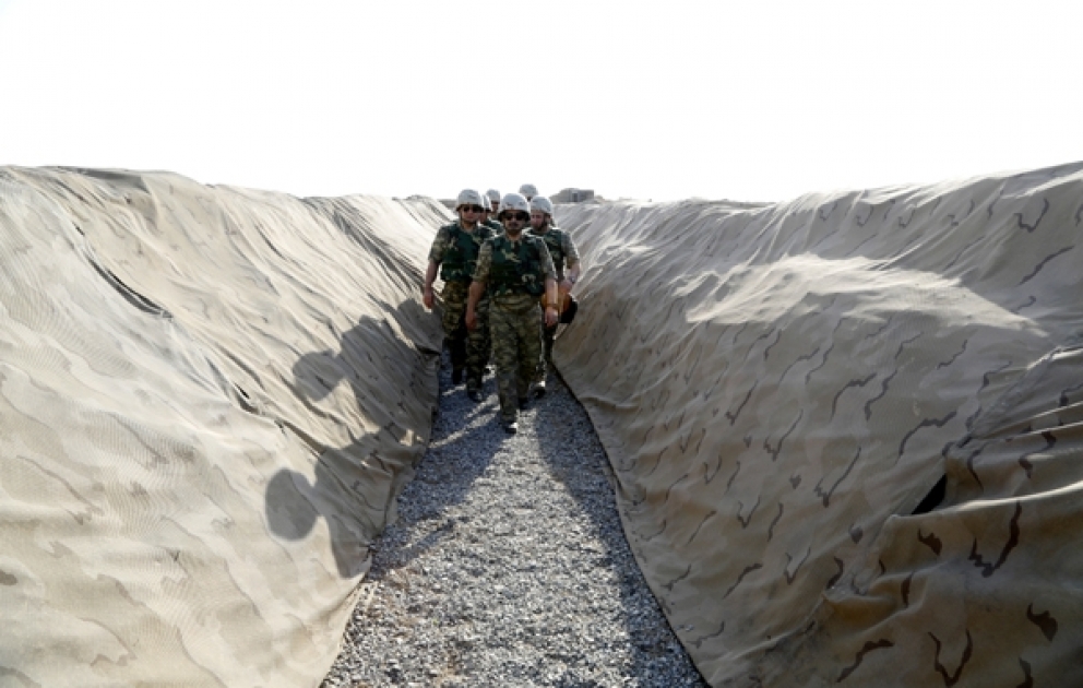 Müdafiə Nazirliyinin rəhbərliyi cəbhə bölgəsində yerləşən hərbi hissələrdə olub