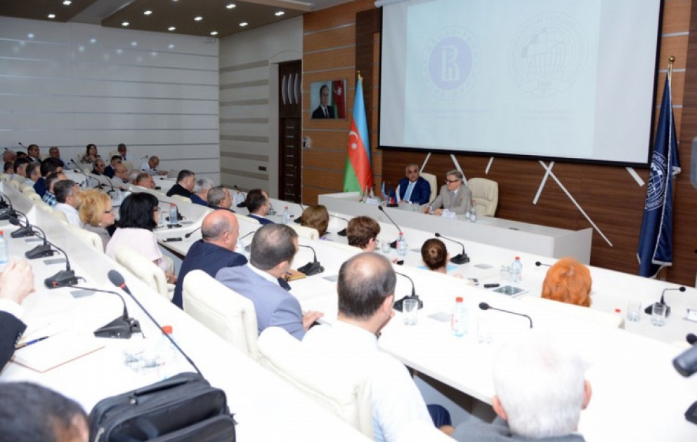 İqtisad Universiteti Rusiyanın “Ali İqtisadiyyat Məktəbi” Milli Tədqiqat Universiteti ilə əməkdaşlığı genişləndirir