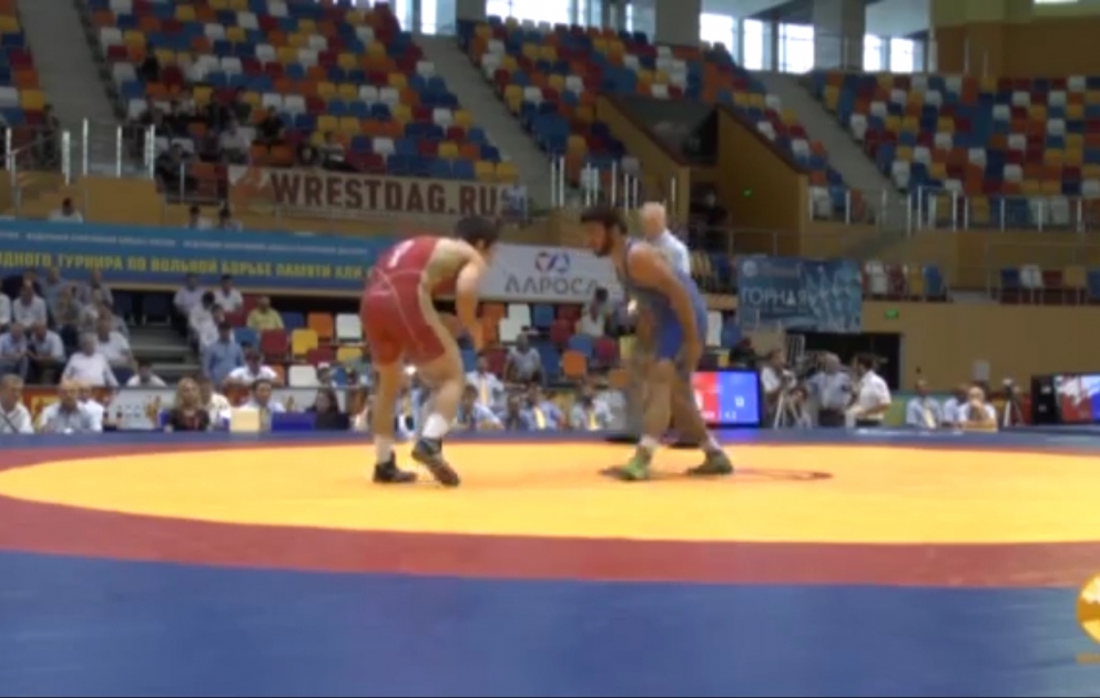 Gənc güləşçimiz  Rusiyada qızıl  medal qazanıb