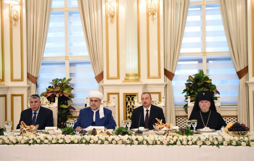 Azərbaycan Prezidenti İlham Əliyev müqəddəs Ramazan ayı münasibətilə iftar mərasimində iştirak edib