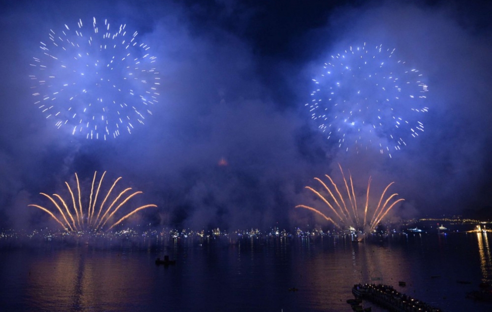 Video einer auf Initiative der Heydar Aliyev Stiftung in Cannes organisierten Feuerwerk-Show ausgestrahlt