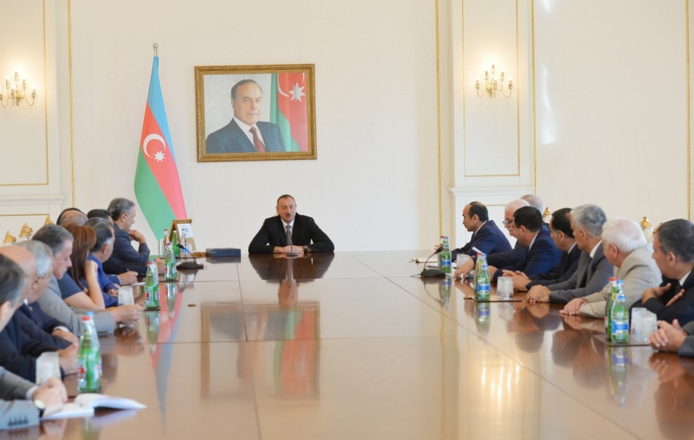 140. Jahrestag der Gründung der nationalen Presse: Treffen von Aserbaidschans Präsident Ilham Aliyev mit Mitgliedern des Presserates