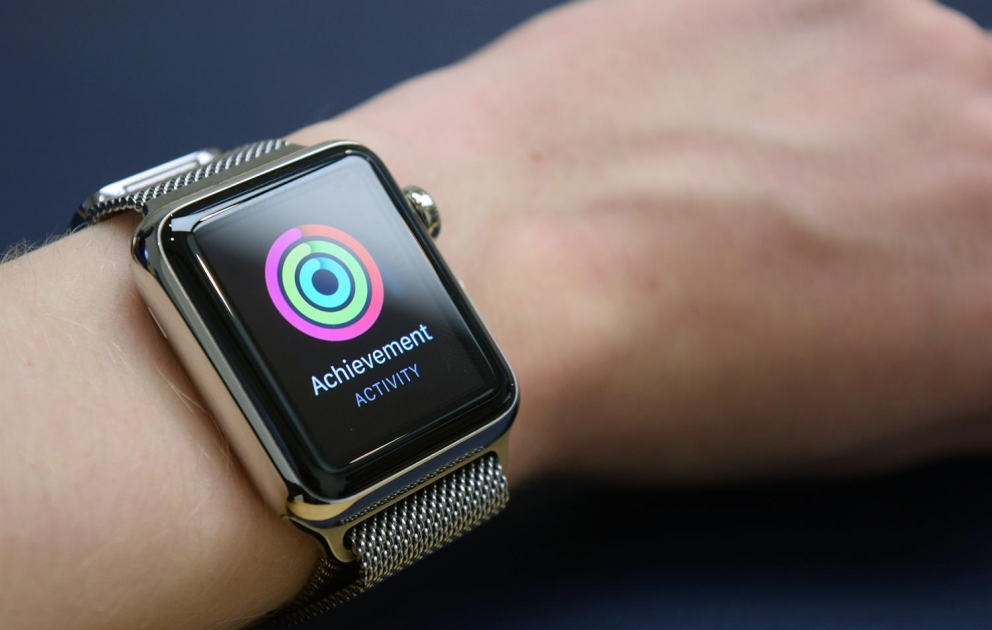 “Apple” saatlarının satışları başlayır