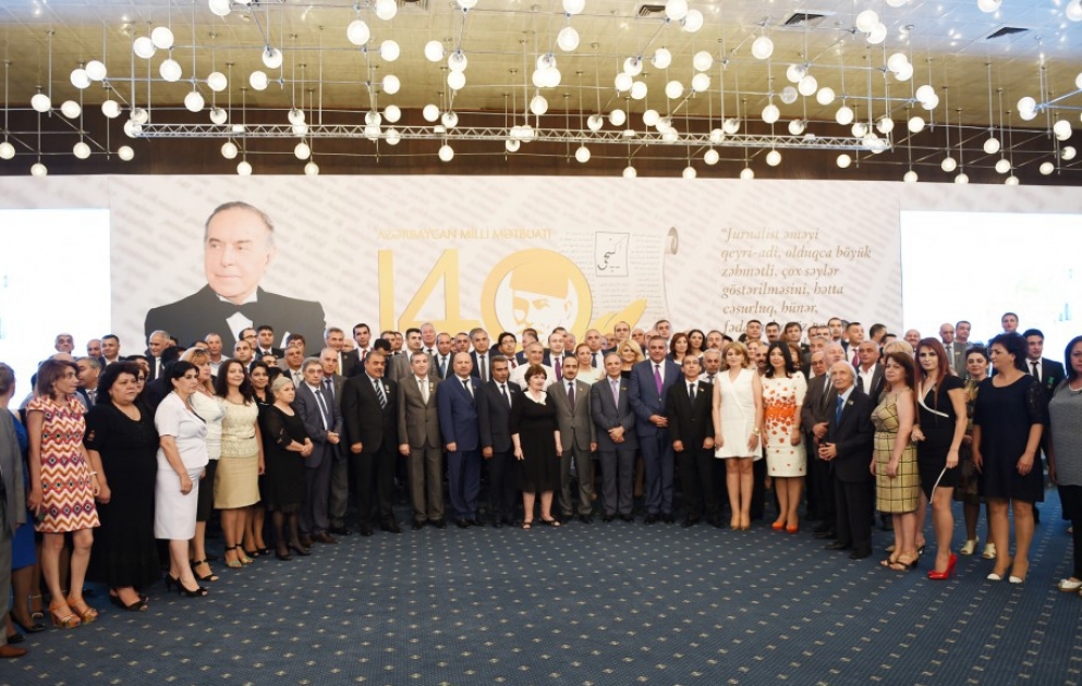 Milli mətbuatın yaranmasının 140 illik yubileyinə həsr olunan təntənəli mərasim keçirilib