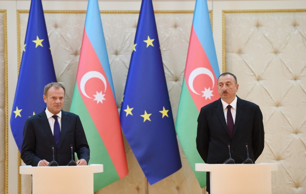 Gemeinsame Pressekonferenz des Präsidenten von Aserbaidschan Ilham Aliyev und Präsidenten des Rates der Europäischen Union Donald Tusk