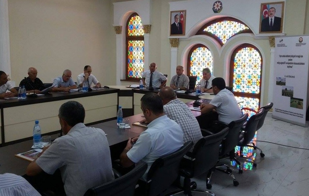 Xaçmazlı fermerlər maliyyə mənbələrinə çıxış və sığortanın təşkili haqqında təlimatlandırılıb