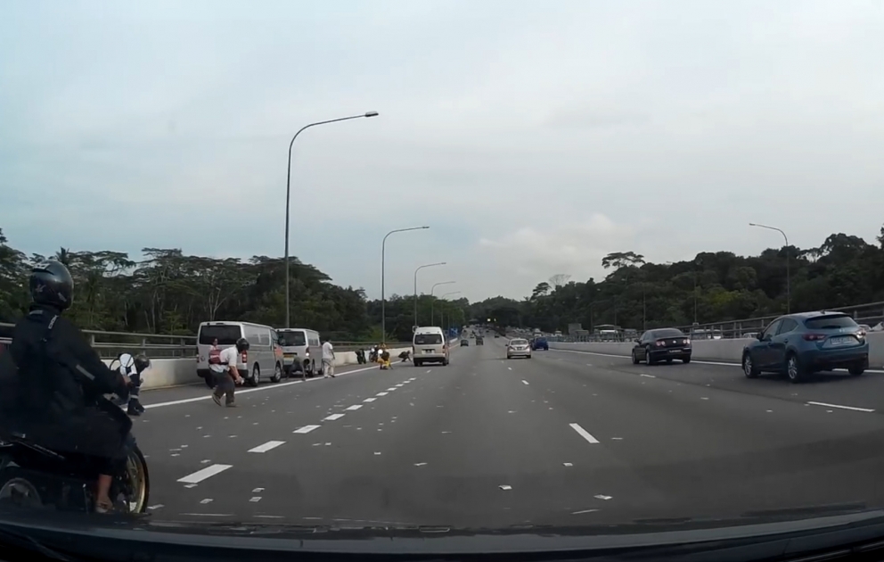 Singapur: Geld liegt auf der Straße