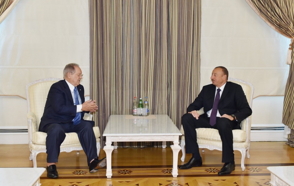 Aserbaidschans Präsident Ilham Aliyev hat den Präsidenten und Generaldirektor des Internationalen Schießsportverbands empfangen