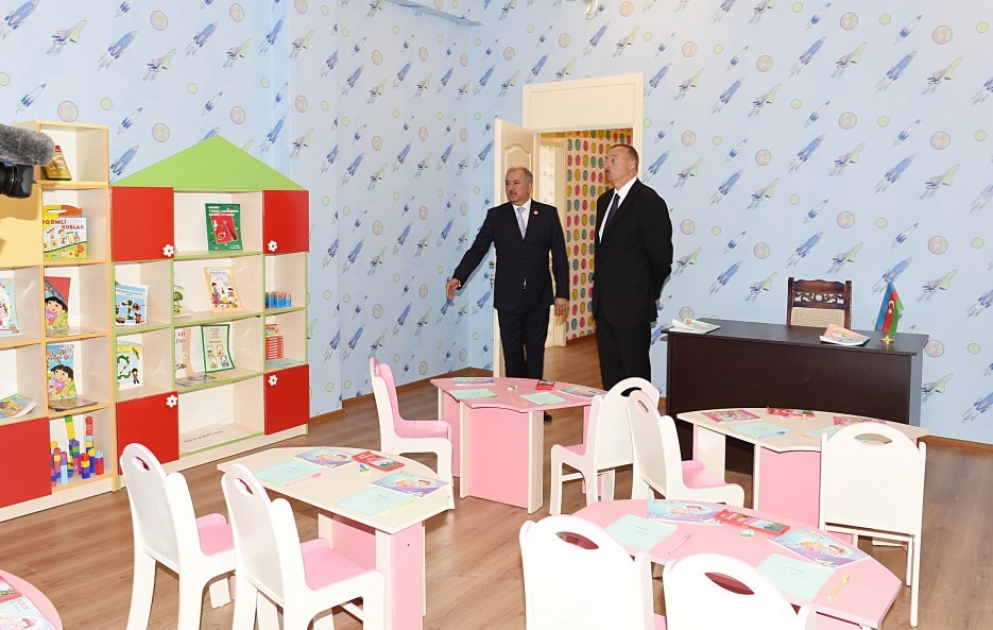 Une école maternelle mise en service à Djalilabad en presence du Président de la République