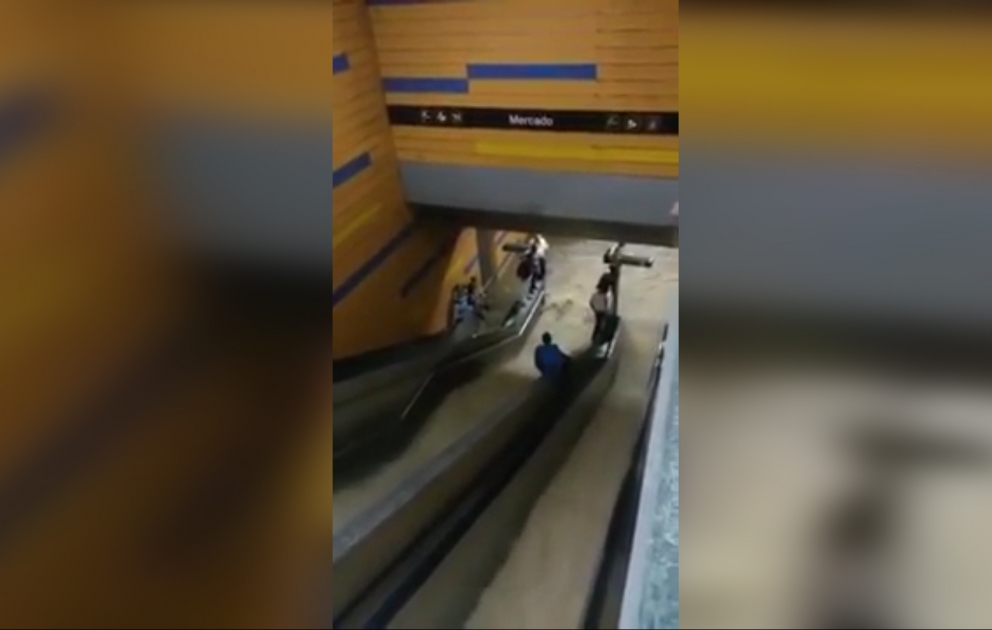 В Каракасе затопило метро