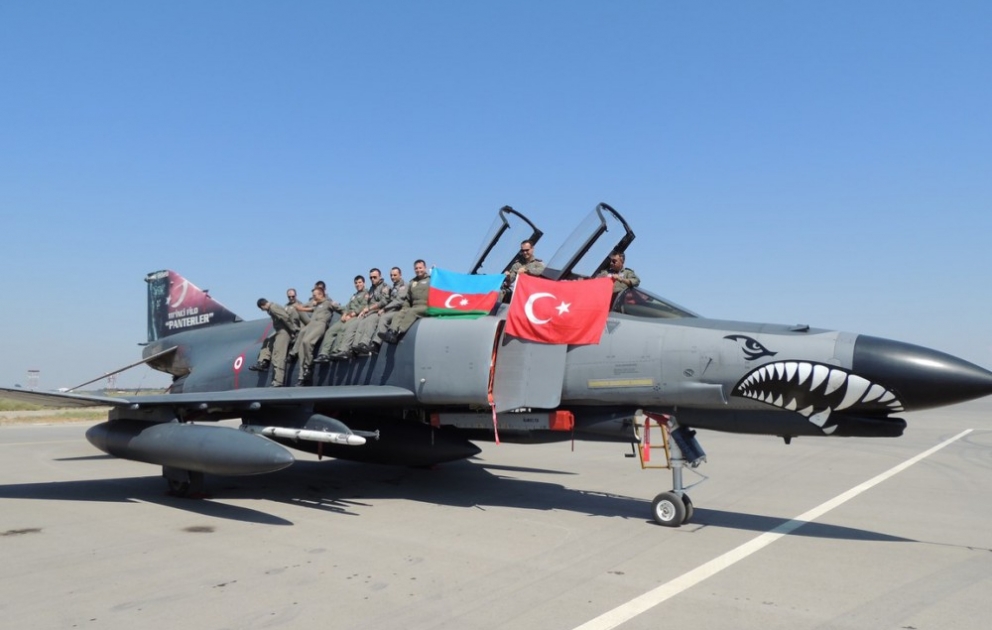 Azərbaycan və Türkiyə hərbi təyyarələrinin təlim uçuşları davam edir