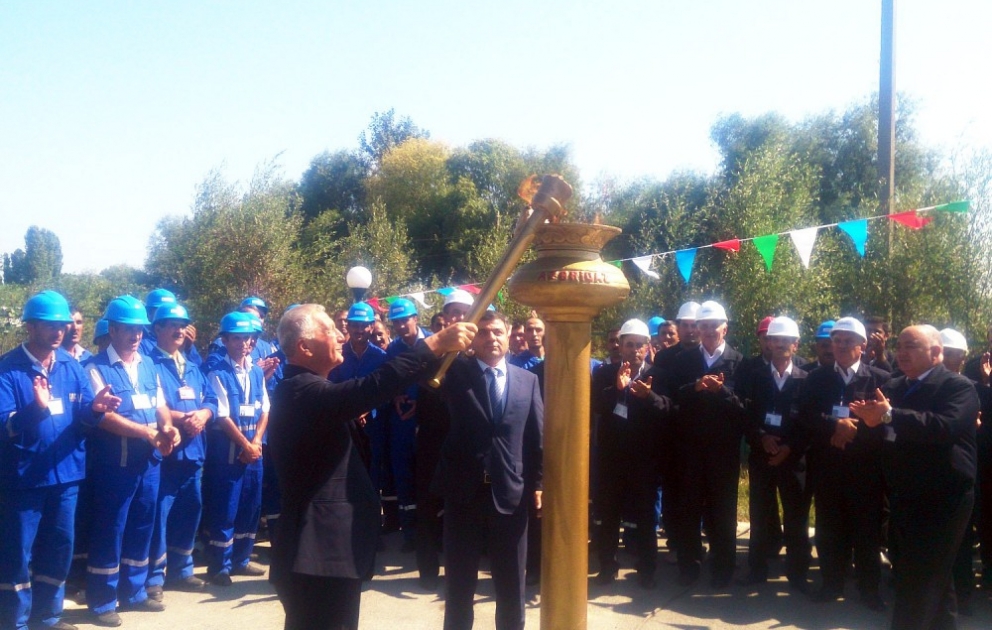 Xaçmaz rayonunun Hacılar kəndinə ilk dəfə təbii qaz verilib