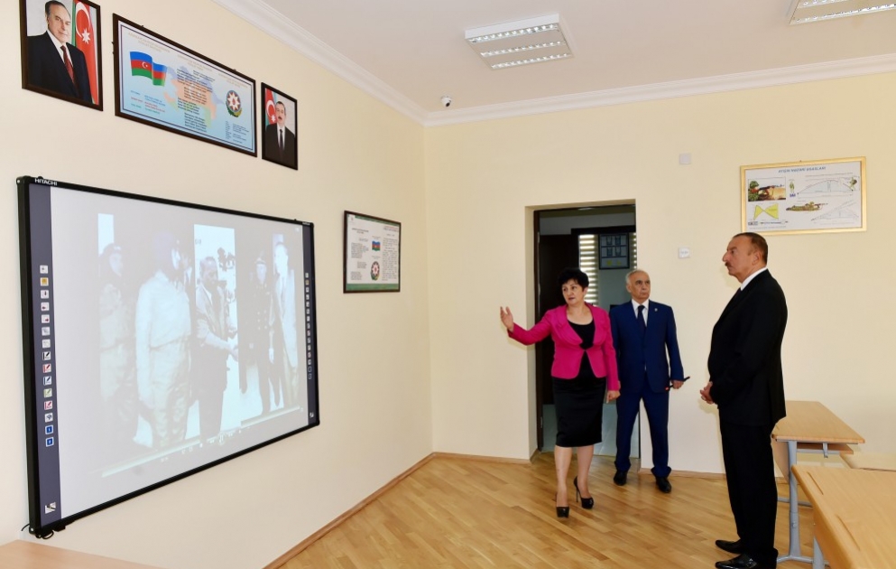 Президент Ильхам Алиев ознакомился с условиями, созданными в средней школе номер 189-190 Сабаильского района Баку