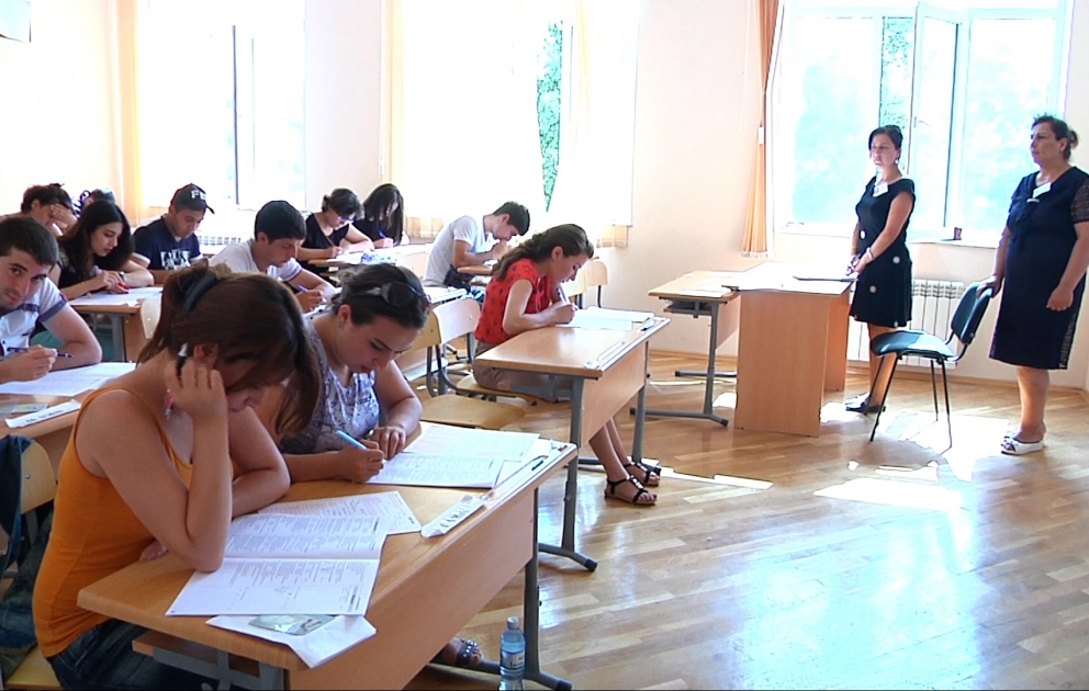 904 abituriyent orta ixtisas təhsili müəssisələrinin boş qalan plan yerlərinə qəbul olub