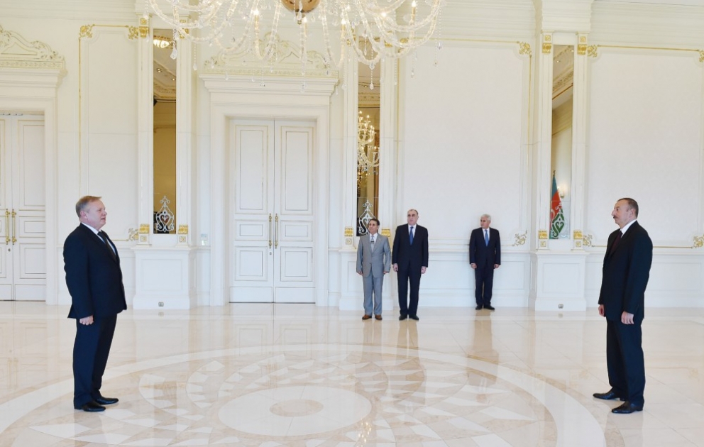 President Ilham Aliyev received the credentials of the incoming Ambassador of Belarus