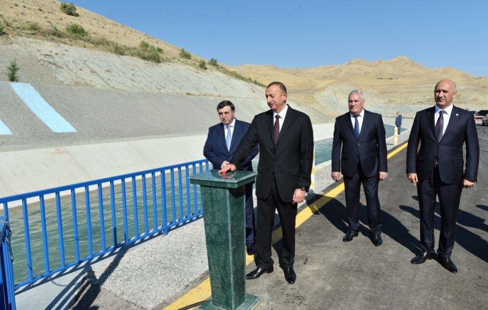 Le nouveau système de transport de l'eau d'irrigation depuis le canal Takhtakeurpu-Djeyranbatan mis en service à Siyezen