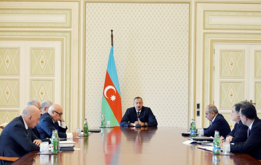 President Ilham Aliyev chaired a meeting on economic issues and preparation of the State Budget for 2016