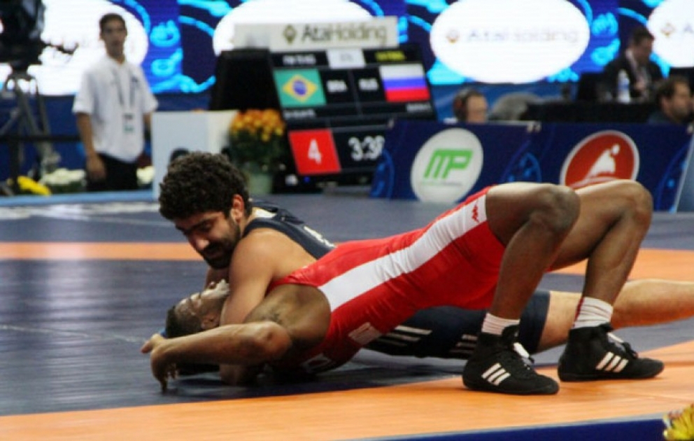 DÇ-2015: güləşçilərimiz bürünc medal və Olimpiadaya 2 lisenziya qazandı