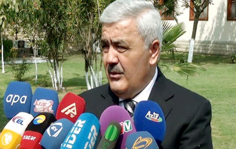 Rövnəq Abdullayev: Neft mədənlərinin yaxınlığında ev tikmək təhlükəlidir