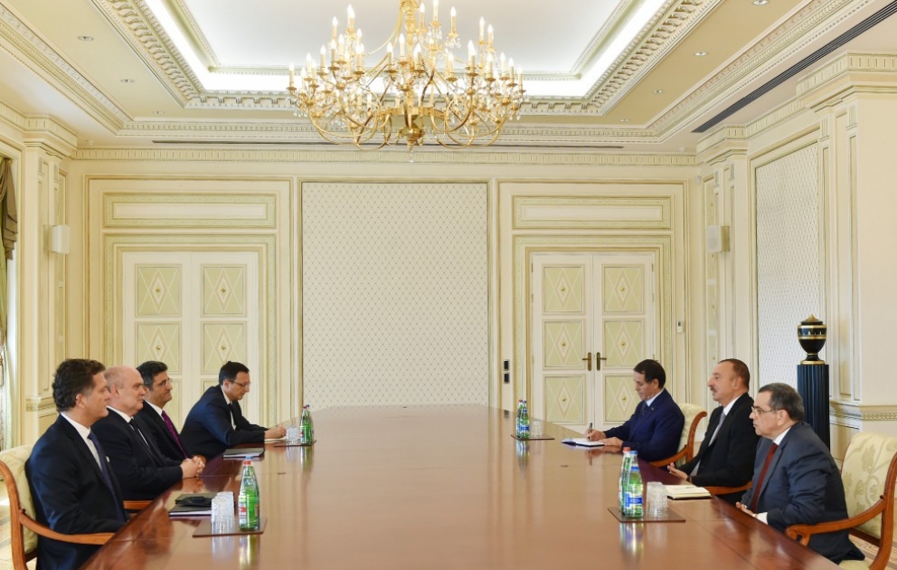 Le président Ilham Aliyev s'est entretenu avec le ministre turc des Affaires étrangères