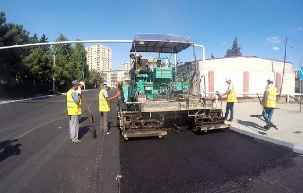 Binəqədi rayonunun iki küçəsində təmir işləri aparılır