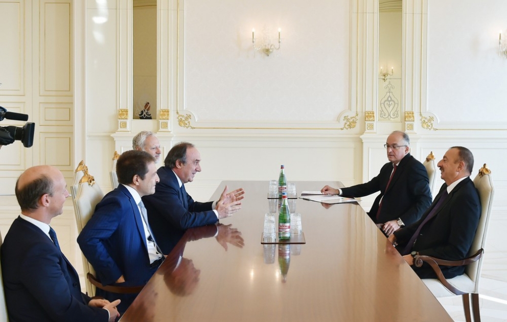 Aserbaidschans Präsident Ilham Aliyev hat eine Delegation um den Hauptgeschäftsführer der italienischen Gesellschaft „Snam“ empfangen
